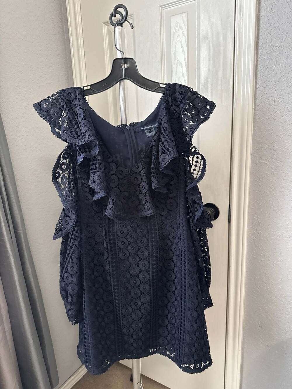 NWT French Connection Dress Massey ￼Cold Shoulder Lace Navy Blue Size 2 (198$)